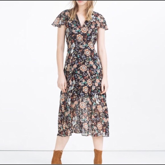 Zara Dresses & Skirts - NWT Zara Floral Print Flutter Sleeve Midi Dress